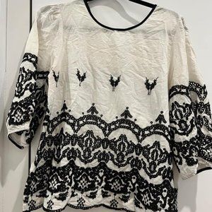 Sfera Collection White Top with Black Design (Size Large)
